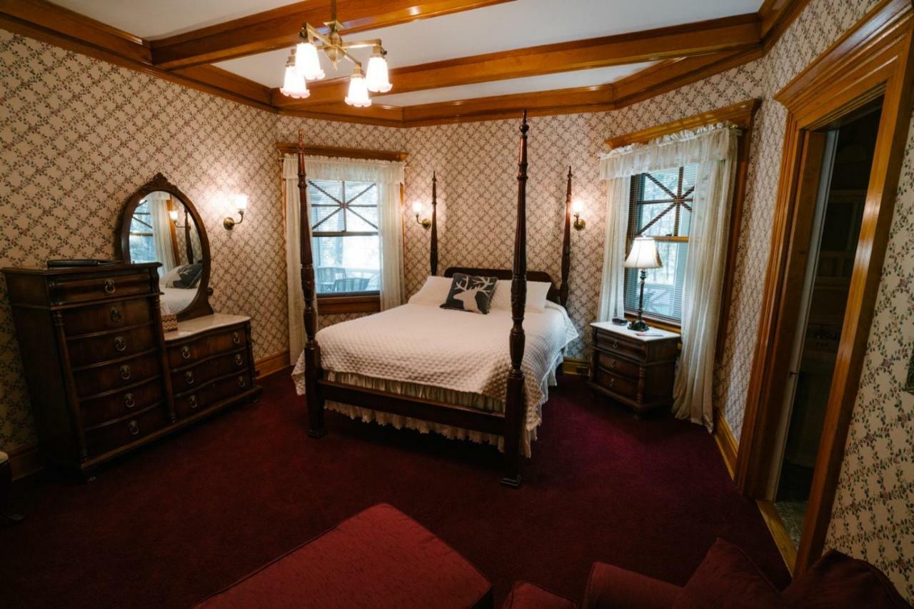 Mccloud Hotel Luaran gambar