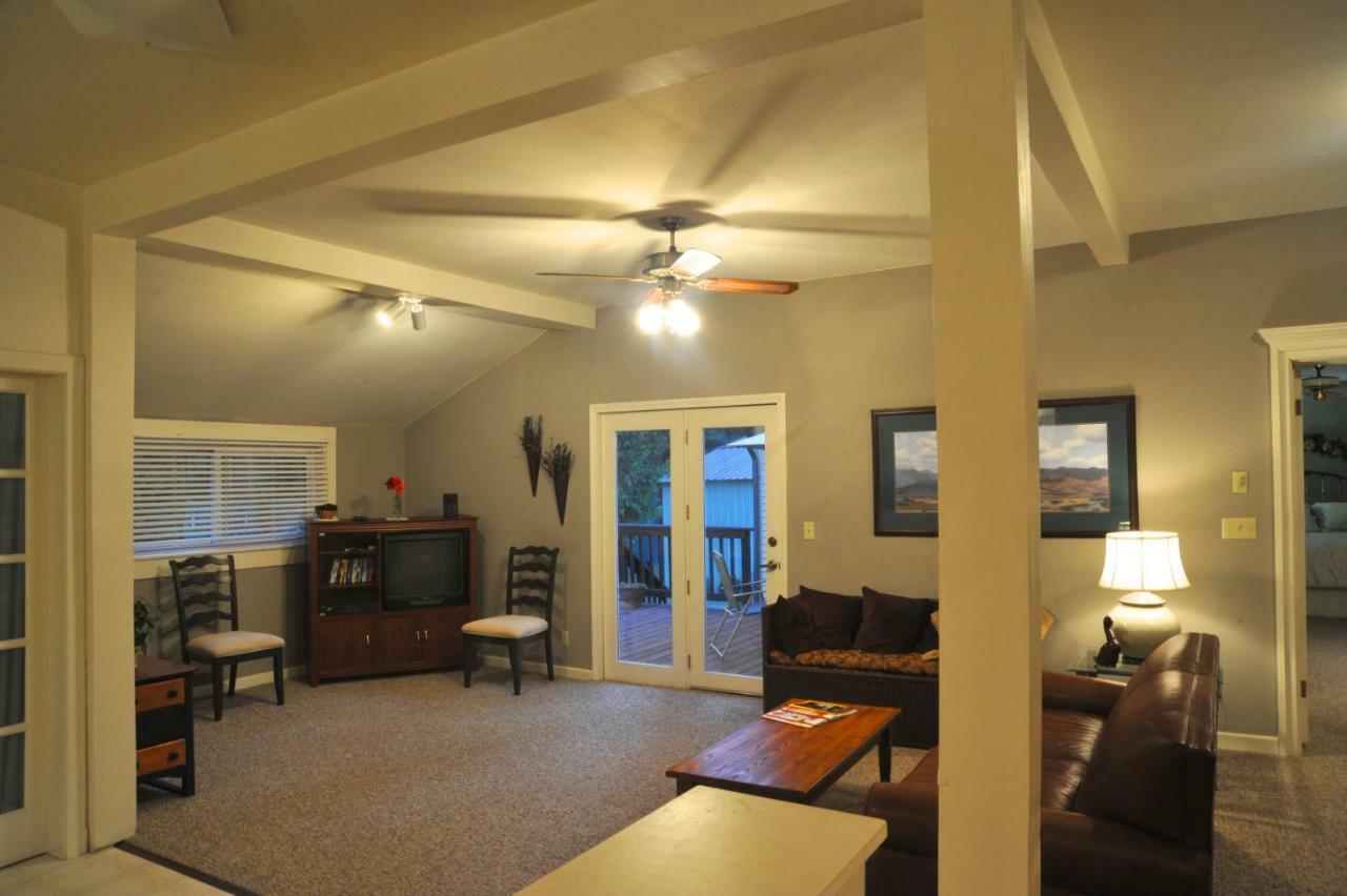 Mccloud Hotel Luaran gambar